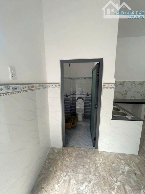 Nhà mặt tiền Lê Thị Đảo, xã Tân Thạnh Đông dt 147m2 1 lửng 2pn 2wc giá 3,2 tỷ - 5