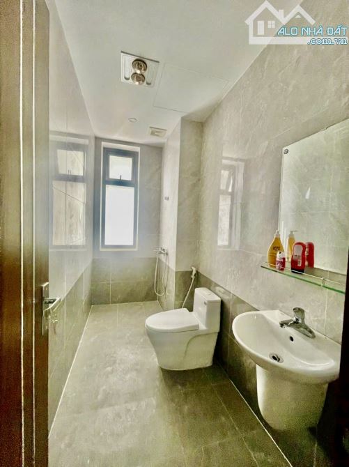 Mặt Đường Đông Khê 2_ Ngay đầu PHỐ CẤM _ LÊ LỢI chỉ 7.5 tỷ - 5