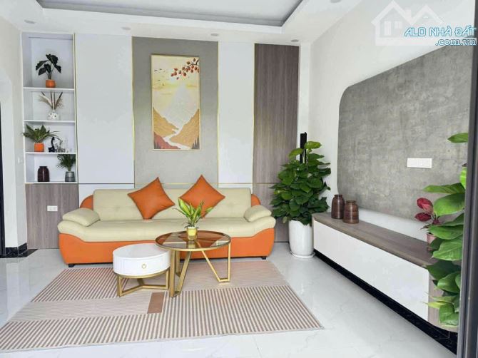 Bán nhà Phúc Lợi- 5 tầng mới-đẹp-xanh- mặt tiền khủng- phân khúc giá hiếm hoi còn xót lại - 5