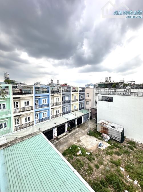 NHÀ PHỐ THẠNH LỘC 41 - NHÀ 4 TẦNG DT 4❌14, SHR - HẺM XE HƠI KHU PHÂN LÔ - 6