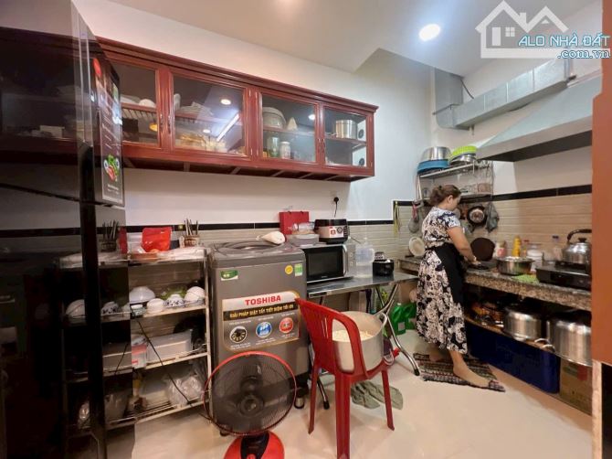 (#5788) - CÁCH MẶT 💵 100m - NHÀ 2 TẦNG TẠI XÓM CHIẾU Q4 - KHU DC HIỆN HỮU - 6