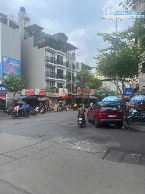 MẶT PHỐ BẠCH ĐẰNG - NGÃ TƯ CHƯƠNG DƯƠNG ĐỘ - KINH DOANH SẦM UẤT - ĐOẠN ĐẸP NHẤT PHỐ - PHÙ - 6