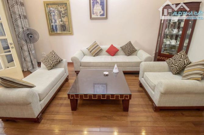 Nguyên Hồng – 76m², nhà phân lô, vỉa hè rộng – giá 18 tỷ - 6