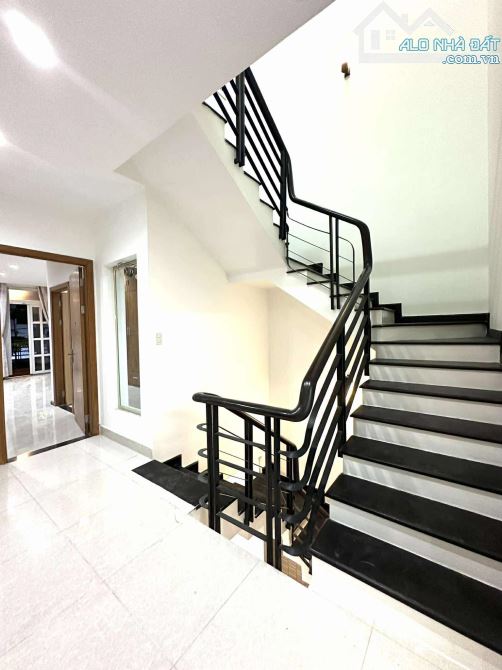NHÀ 6 TẦNG, MẶT TIỀN KD - LÊ VĂN THỊNH, QUẬN 2 - 6