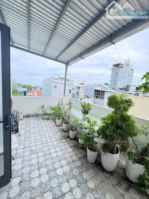 Bán nhà 3 tầng + 60m đất kiệt ô tô thông đường Bùi Tá Hán Khu Nam Việt Á ngang 5,3m - 6