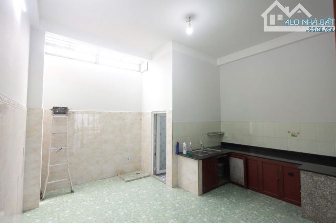 NHÀ ĐẸP - HẺM ÔTÔ - 3 TẦNG - 5x14M - GẦN MEGA - TÔ KÝ Q12 - NHỈNH 4 TỶ - 6