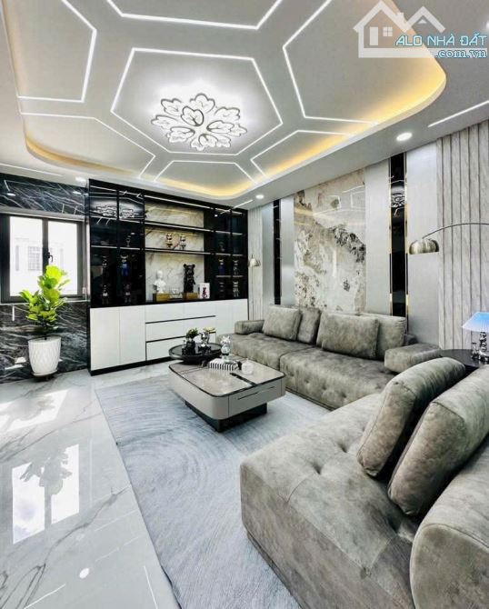 KHU PHÂN LÔ CẠNH TÊN LỬA - 4.1 X 14M - ĐƯỜNG 7M - 5 TẦNG LUNG LINH - CHỈ 7.5 TỶ TL - 6