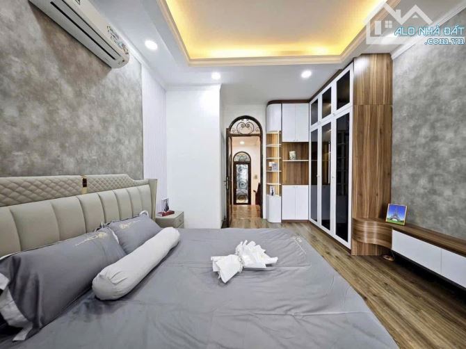Cô Yến cần bán căn nhà 59.2m2 ngay Út Tịch, Tân Bình. Giá: 3 Tỷ 211 triệu, kinh doanh tốt - 6