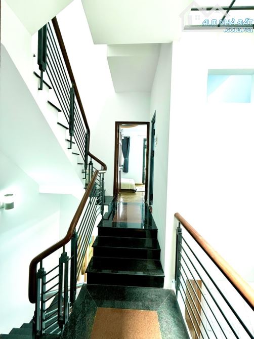SIÊU PHẨM 4 TẦNG BTCT. Ô TÔ NGỦ TRONG NHÀ. TRUNG TÂM GÒ VẤP – FULL NỘI THẤT – GIÁ 6,68TỶ - 6