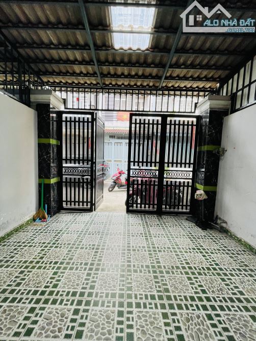 Bán nhà 4 tầng BTCT, 81m2, hẻm 8m ô tô ngủ trong nhà, Emart Phan Huy Ích, Gò Vấp, 6 tỷ 5 + - 6