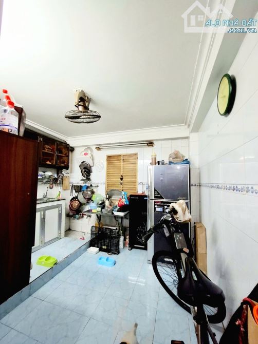 Phường Sài Gòn Quận 1- Sau lưng căn MT- Gần 40m2 4 tầng đúc thật- 3PN+3WC- Sổ hồng A4 HC - 6