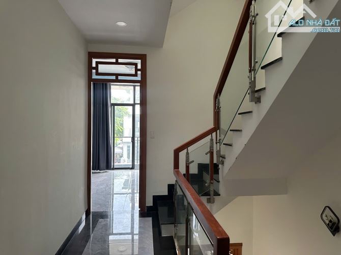 Bán nhà góc 2 MT Đường 15 KDT Đông Tăng Long, Trường Thạnh, Q9 - Diện tích : 5 x 20 = 95.5 - 6