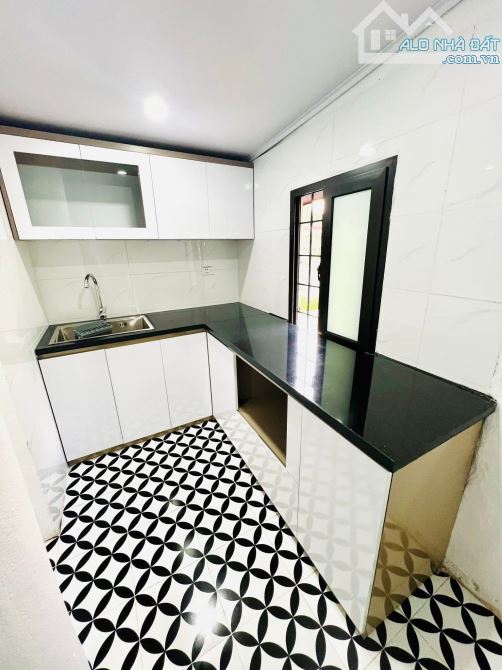 Bán tập thể tầng 4 Kim Liên, 3 ngủ lô góc full nội thất, vị trí vàng Đống Đa - 6