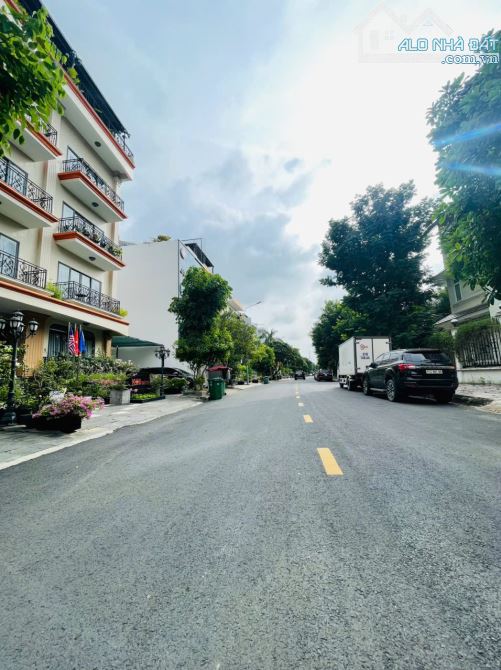 Vị trí đẹp ! Chủ bán đất tặng nhà _ KDCVăn Minh gần Nút giao An Phú_4 tầng 140m2 ngang 8m - 7