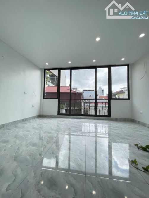 Bán nhà khu vực Hoa Lâm- đẹp lung linh 5 tầng-Ngõ phân lô-full nội thất. - 7
