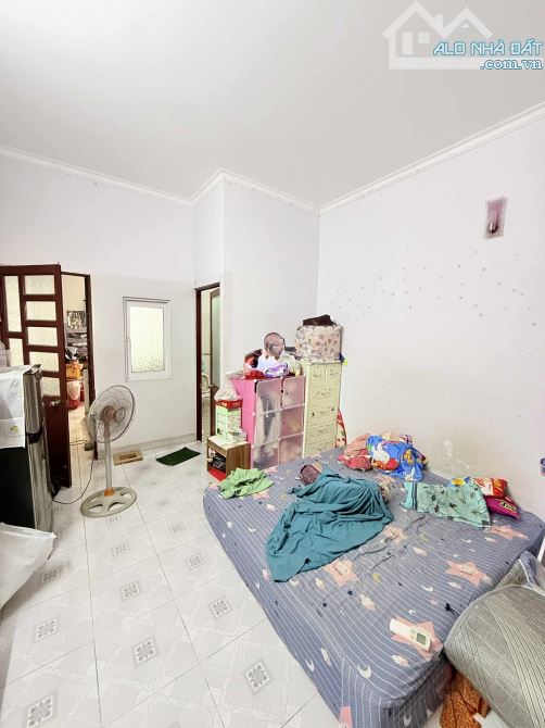 BÁN NHÀ MẶT TIỀN HẺM 8M NGUYỄN TRỌNG TUYỂN - NGUYỄN VĂN TRỖI - DT:90M2 - 3 TẦNG - CHỈ 14 T - 7