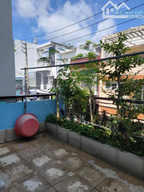 Bán nhà Hà Huy Giáp, Thạnh Lộc, ngay Ngã Tư Ga, 81m2 ngang 4.15m, hẻm 9m có lề, 7.9 tỷ - 7