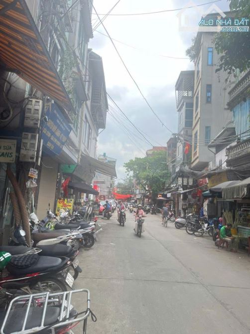 MẶT PHỐ BẠCH ĐẰNG - NGÃ TƯ CHƯƠNG DƯƠNG ĐỘ - KINH DOANH SẦM UẤT - ĐOẠN ĐẸP NHẤT PHỐ - PHÙ - 7