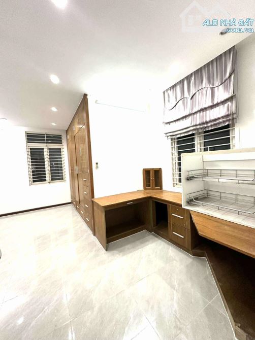 NHÀ 6 TẦNG, MẶT TIỀN KD - LÊ VĂN THỊNH, QUẬN 2 - 7
