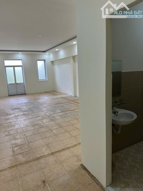 💥🏡CHO THUÊ NHÀ 3 TẦNG 160M2, 7 PHÒNG NGỦ MẶT TIỀN 30/4 - 7