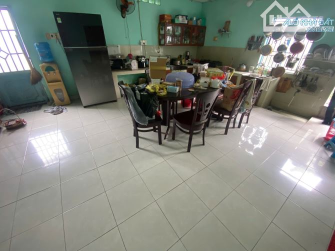 Bán đất tặng nhà, Nguyễn Thị Đinh, 1100m2, 25x44m, full thổ cư, không quy hoạch, hẻm ÔTÔ - 7