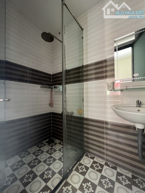 NHÀ ĐẸP HOÀI THANH Q8 - 3.3/4X13M GIÁ CHỈ 6.8 TỶ - HẺM XE TẢI - 8