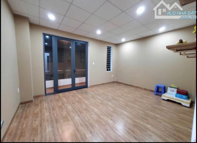 Bán nhà 3 tầng + 60m đất kiệt ô tô thông đường Bùi Tá Hán Khu Nam Việt Á ngang 5,3m - 8