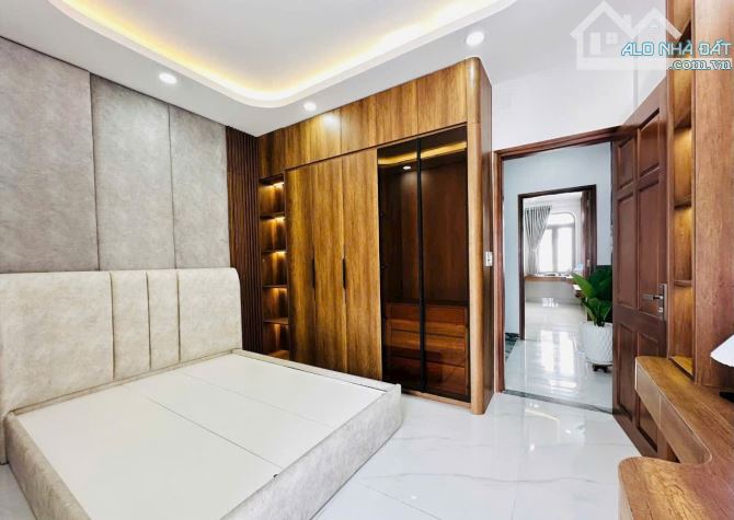KHU PHÂN LÔ CẠNH TÊN LỬA - 4.1 X 14M - ĐƯỜNG 7M - 5 TẦNG LUNG LINH - CHỈ 7.5 TỶ TL - 8