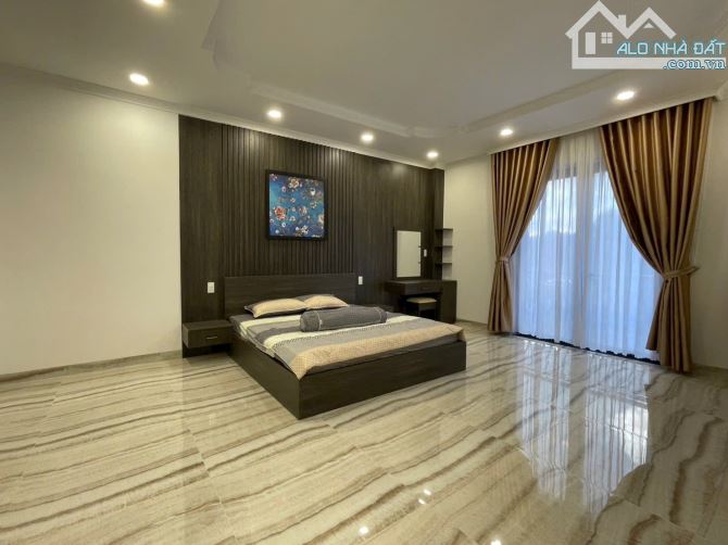 BÁN NHÀ 3 TẦNG CÓ THANG MÁY TẠI ĐƯỜNG SỐ 13 ,  THIẾT KẾ TÂN CỔ ĐIỂN - 8
