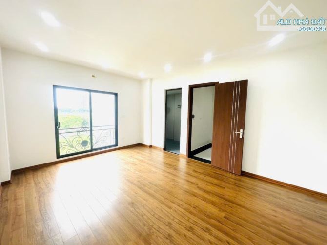 Bán nhà Phúc Lợi- 5 tầng mới-đẹp-xanh- mặt tiền khủng- phân khúc giá hiếm hoi còn xót lại - 8