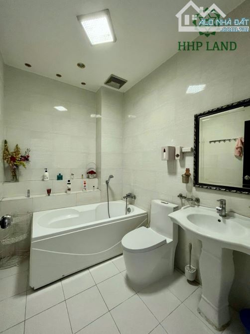 Cho thuê nhà 1 trệt 2 lầu full nội thất gần bệnh viện Shingmark, Long Bình Tân - 9