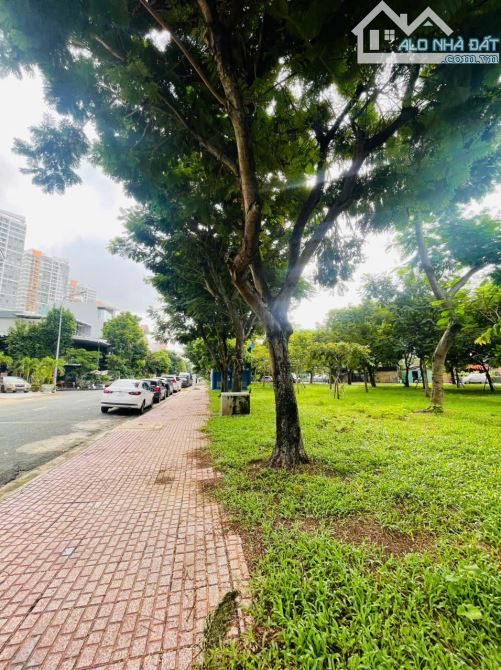 Vị trí đẹp ! Chủ bán đất tặng nhà _ KDCVăn Minh gần Nút giao An Phú_4 tầng 140m2 ngang 8m - 9