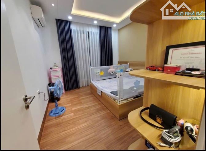 Bán nhà 3 tầng + 60m đất kiệt ô tô thông đường Bùi Tá Hán Khu Nam Việt Á ngang 5,3m - 9
