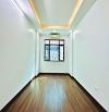 -  Bán nhà Hoàng Hoa Thám, 10m ô tô, sát phố, 39m2, 8.8 tỷ.