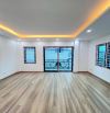 -  Bán nhà Hoàng Hoa Thám, 10m ô tô, sát phố, 44m2, 9.4 tỷ.