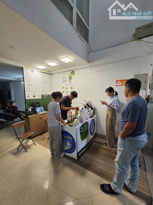 Cho thuê 1 phần tầng 1 số 85 Trần Quang Diệu - Hoàng Cầu. Phù hợp bán hàng onl, giá 2tr - 6