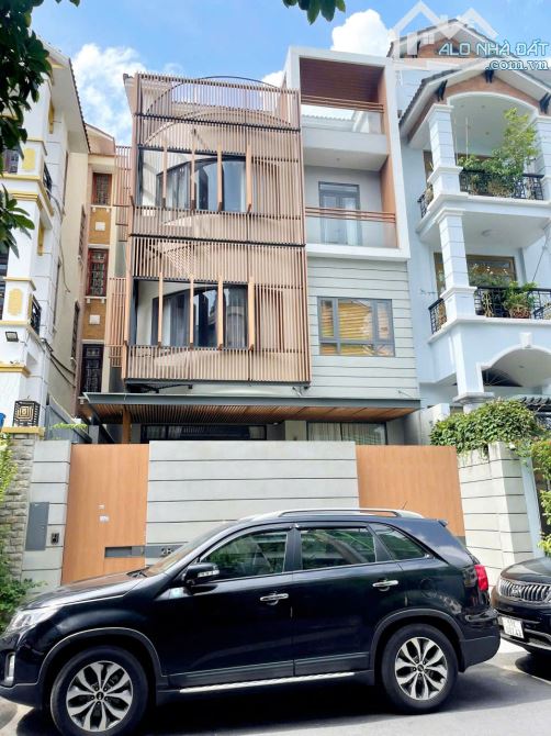 Biệt Thự mặt tiền Miếu Nổi - khu Phan Xích Long ,DT: 8.2x16.1m,(131m2) 4 Tầng, giá 36 Tỷ