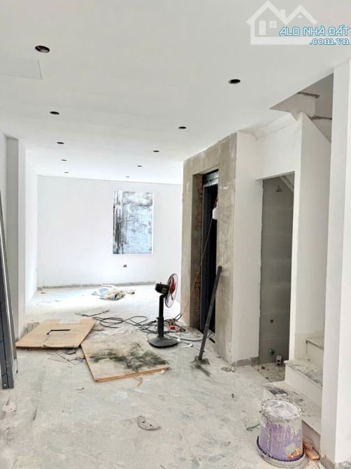 BÁN NHÀ MINH KHAI, NGÕ THÔNG GẦN PHỐ, 50M2 X 5 TẦNG THANG MÁY MỚI TINH, SỔ VUÔNG ĐẸP