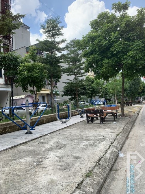 bán đất phân lô hoàng công mậu lương 50m2, MT 4m, đường 10m, vỉa hè 3m, giá 11.8 tỷ