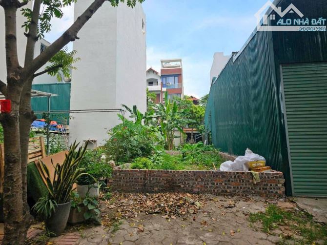 Chủ cần Tiền bán Mảnh đất mặt Phố  Lê Trọng Tấn vỉa hè đá bóng. Diện tích 50m mặt ti - 3