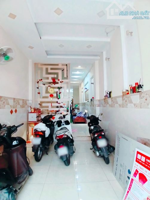 BÁN NHÀ ĐẸP SÁT MẶT TIỀN GẦN PHẠM VĂN CHÍ 4 TẦNG 90M2 NỞ HẬU 9M 4PN GIÁ 10.X TỶ