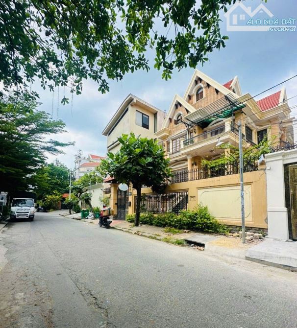 Bán nhà Bình Thạnh gần cầu Sài Gòn_Metro Tân Cảng_DT 8x20_hẻm xe hơi sầm uất_CTXD 7 tầng - 2