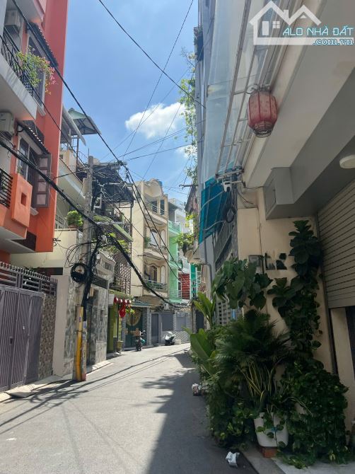 Bán nhà hẻm XH Phú Nhuận, lô góc thoáng, giáp Phan Đăng Lưu, ngang 4m, 70m2, 3Pn, 9.x Tỷ