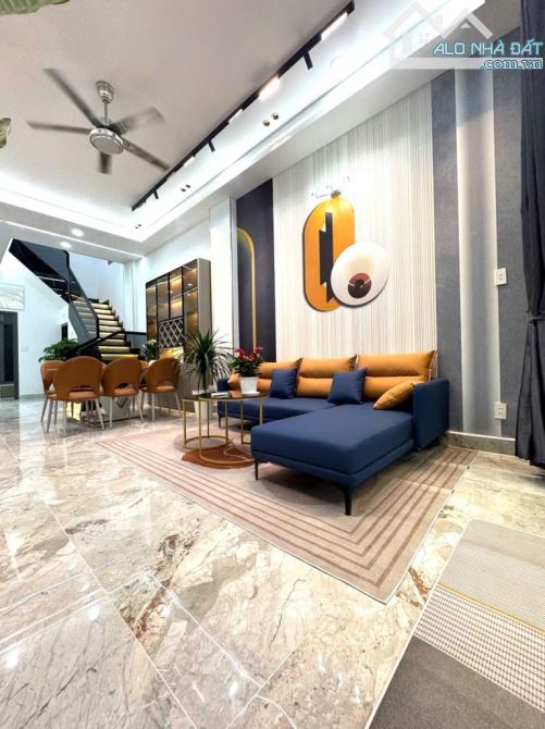 SIÊU MẪU 2 TẦNG SÁT AEON TÂN PHÚ, 3 PN, XE HƠI NGỦ TRONG NHÀ, 52M2, HXH, GIÁ NHỈNH 6 TỶ