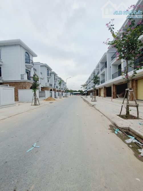 Bán căn nhà thô 1 trệt 2 lầu đường F5 khu TDC Bửu Long 3 giá 5,3 tỷ