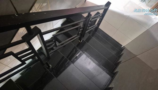 BÁN GẤP NHÀ HXH LINH XUÂN - THỦ ĐỨC, 4PN, CHỈ 4.9 TỶ, SHR, VÀO Ở NGAY