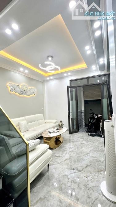 Bán nhà Lạch tray , Hàng Kênh , Lê Chân . 2,62 tỷ , 3 tầng , 36m.