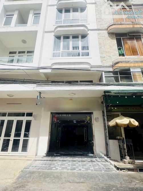 Khác sạn mặt tiền đường Lê Quý Đôn_Cách hồ Xuân Hương , chợ Đà Lạt chỉ 400m