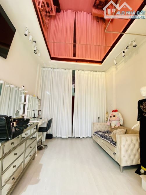 🏢 NHÀ MẶT TIỀN NGUYỄN KIỆM – GÓC HỒ VĂN HUÊ – GIÁ CHỈ 10 TỶ TL
