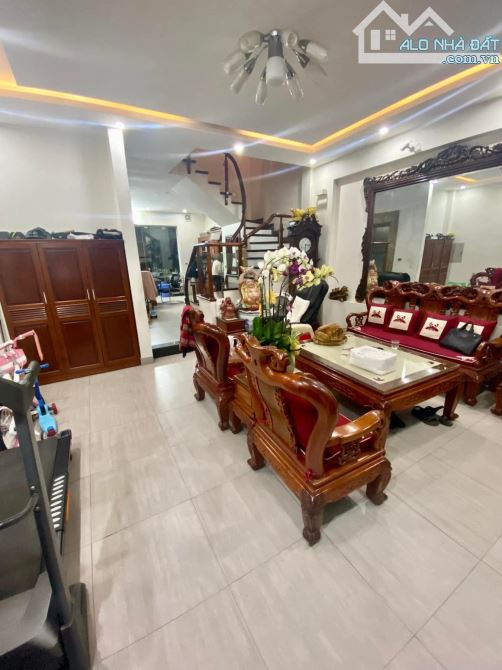 CỰC SỐC! NHÀ MỚI TÂN MAI 43M 6 TẦNG, THANG MÁY, VỪA Ở VỪA CHO THUÊ 30TR/TH -HƠN 10 TỶ